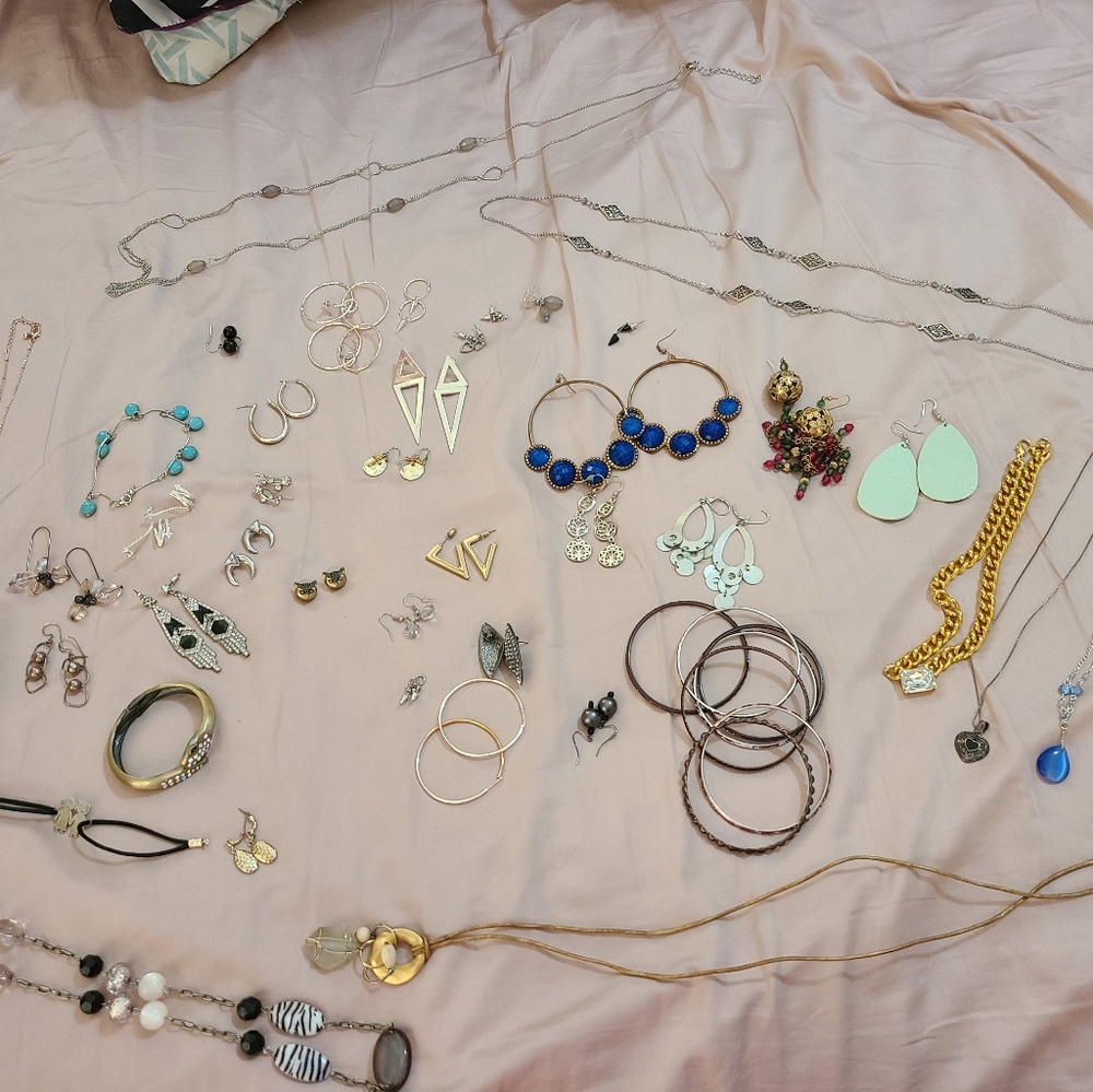 Costume jewelry lot